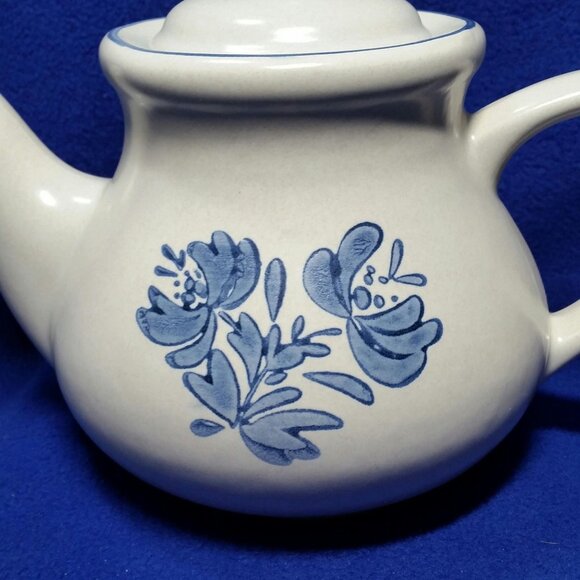 Pfaltzgraff Yorktowne Teapot 5 Cup Stoneware Country Kitchen USA Backstamp - Picture 3 of 11